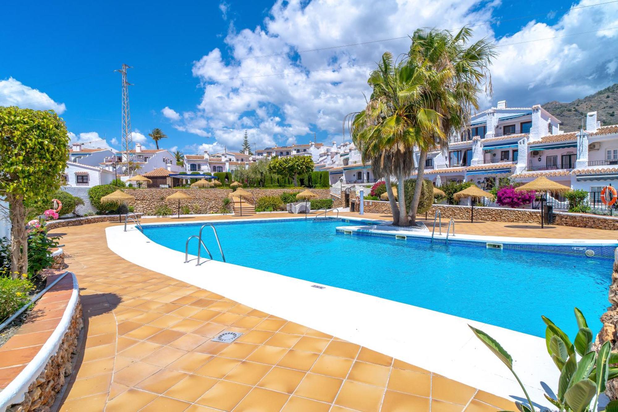 Los Naranjos 25A Private Pool Capistrano Village Nerja Esterno foto